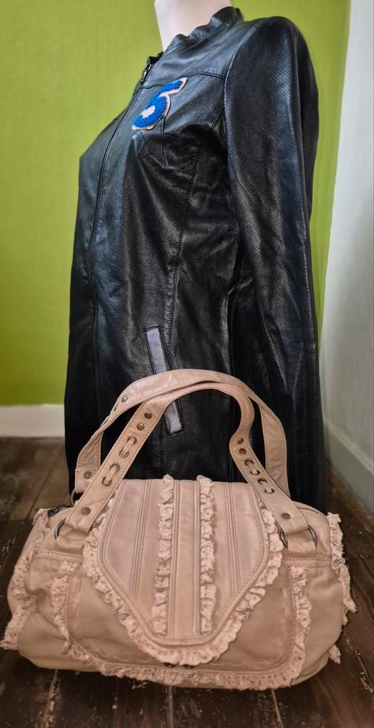 Essentiel Antwerp Leren Schoudertas, Sieraden, Tassen en Uiterlijk, Tassen | Damestassen, Zo goed als nieuw, Schoudertasje, Beige