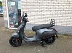 DIKKE VESPA SPRINT S 45KM  MAT GREY CARBON BJ2020 8000KM