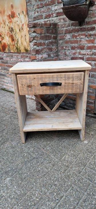 Steigerhouten kastje L70 B39 H80 cm beschikbaar voor biedingen