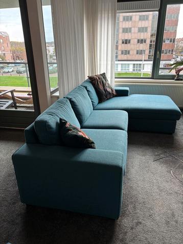 Blauwgroene hoekbank met lounge - Weg wegens verhuizing beschikbaar voor biedingen