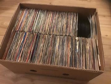 Partij vinyl singles beschikbaar voor biedingen