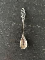 Verzilverde theelepel met letter T, Ophalen