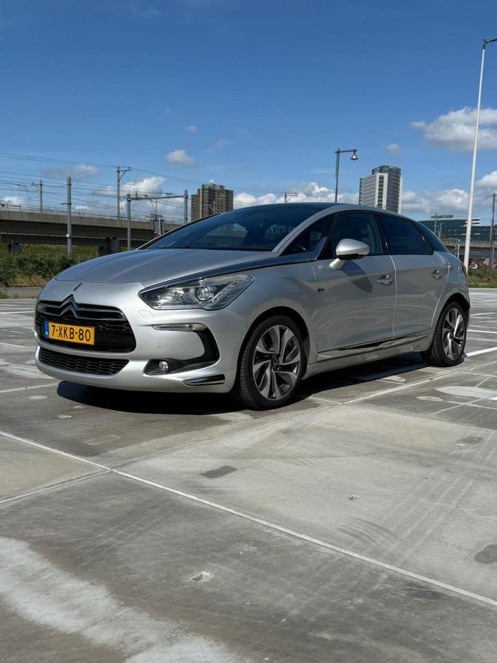 Citroën DS5 2.0HYBRID4 147/200 (120+27) EGS 2014 Grijs, Auto's, Citroën, Particulier, DS5, 4x4, ABS, Achteruitrijcamera, Airbags