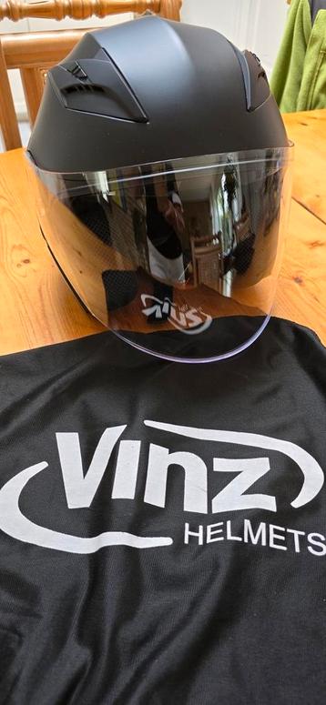 Vinz. met zonne scherm er in beschikbaar voor biedingen