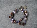 Dubbel metalen armbandje met lila en bruine kralen, Ophalen of Verzenden, Gebruikt, Overige materialen