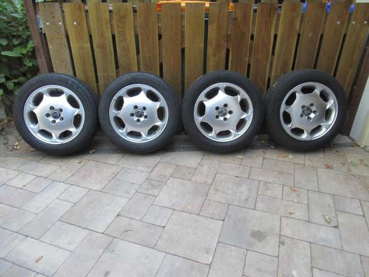 Volvo lichtmetalen velgen type Andromeda met goede banden, Auto-onderdelen, Banden en Velgen, Banden en Velgen, Zomerbanden, 16 inch