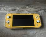 Nintendo Switch Lite + Beschermhoes, Spelcomputers en Games, Gebruikt, Overige genres, 1 speler, Ophalen of Verzenden