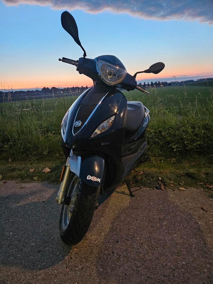 piaggio fly 4 takt, Fietsen en Brommers, Scooters | Piaggio, Gebruikt, Fly, Benzine, Ophalen