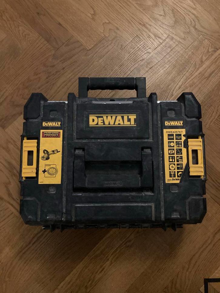 Dewalt DWE4257KT Beton Schuurmachine - Gebruikt, Doe-het-zelf en Verbouw, Gereedschap | Overige machines, Gebruikt, Ophalen of Verzenden