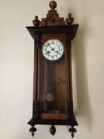 Antieke Wandklok met Slingeruurwerk, Antiek en Kunst, Antiek | Klokken, Ophalen of Verzenden