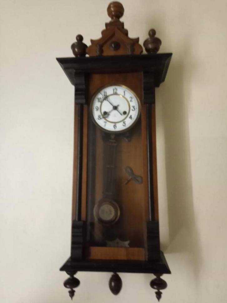 Antieke Wandklok met Slingeruurwerk, Antiek en Kunst, Antiek | Klokken, Ophalen of Verzenden