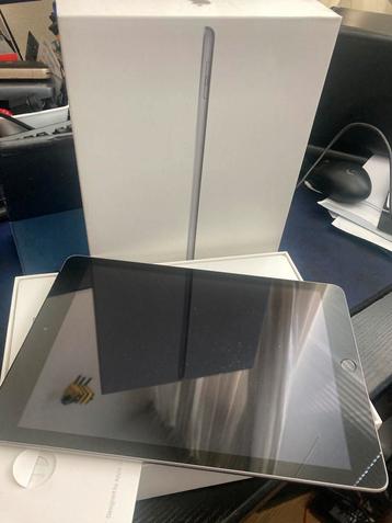 Nette ipad 5 32gb met wifi + 4g incl. doos beschikbaar voor biedingen
