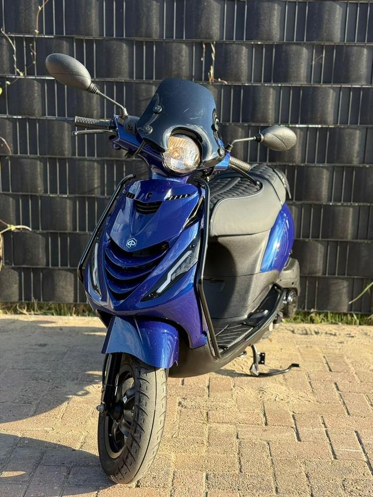 Piaggio Zip 2020 Brom BMW Blauw Full Option 1e Eigenaar, Fietsen en Brommers, Scooters | Piaggio, Zo goed als nieuw, Zip, Maximaal 45 km/u