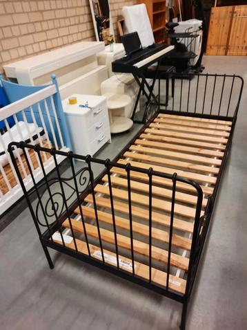 Ikea Minnen zwart meegroeibed max 80x200  beschikbaar voor biedingen