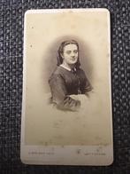 CDV, Jongedame, A. Greiner, Amsterdam, zeer oud, dun karton, Ophalen of Verzenden, Voor 1940, Gebruikt, Foto
