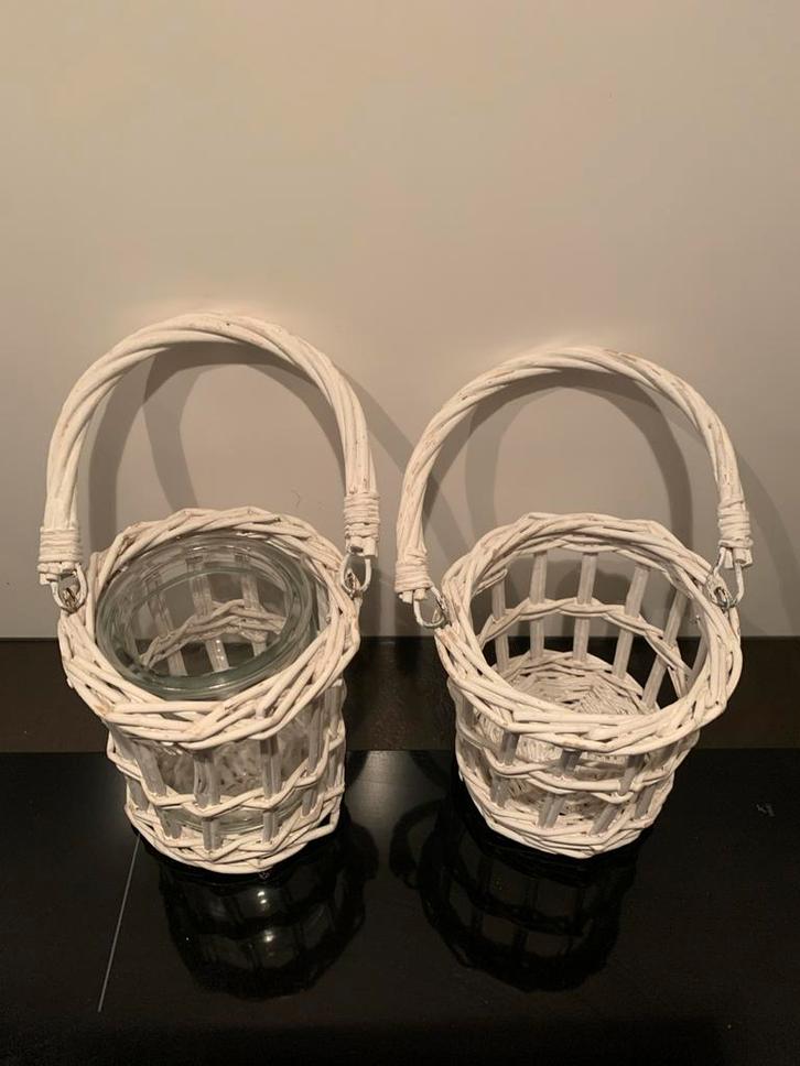 2 Leuke Rotan Hangpotjes - Whitewash, Huis en Inrichting, Woonaccessoires | Kandelaars en Kaarsen, Gebruikt, Kaars, Minder dan 25 cm