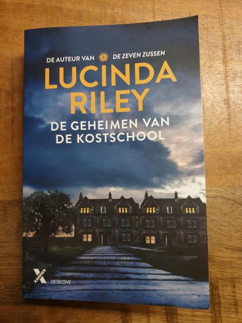 Lucinda Riley - De geheimen van de kostschool, Boeken, Literatuur, Zo goed als nieuw, Nederland, Ophalen of Verzenden