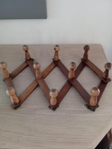 vintage houten uitschuifbare kapstok beschikbaar voor biedingen