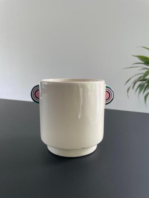 Bloempot met oren – speels design met een knipoog, Tuin en Terras, Bloempotten, Zo goed als nieuw, Aardewerk, Binnen, Minder dan 40 cm