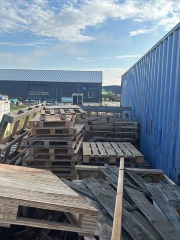 Gratis pallets – direct af te halen beschikbaar voor biedingen