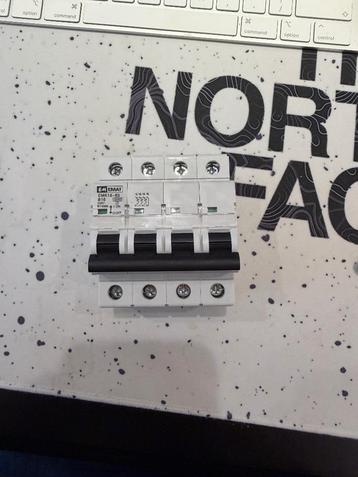 EMAT EMK16-63 krachtgroep / aardlekautomaat beschikbaar voor biedingen