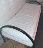 Bed met 2 matrassen, Huis en Inrichting, Ophalen, Zo goed als nieuw, Tweepersoons, 200 cm