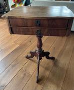 Antiek naaitafeltje met lades, Antiek en Kunst, Antiek | Meubels | Tafels, Ophalen of Verzenden