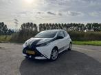 Toyota Aygo 1.0 12V Vvt-i Ddrs 2015 Wit, Voorwielaandrijving, Stof, 4 stoelen, Wit