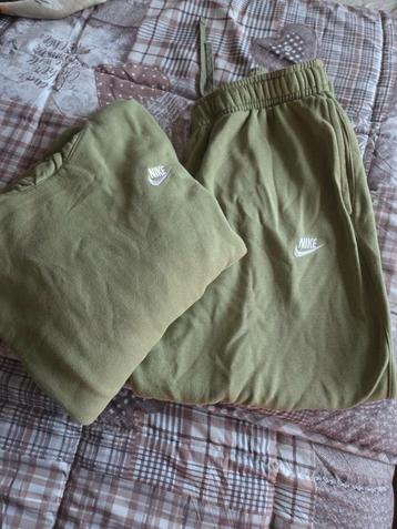 Nike Pak Maat L beschikbaar voor biedingen