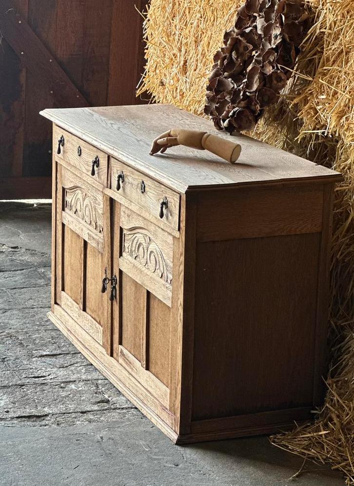 * Schitterend dressoir commode houtsnijwerk sober wonen*, Huis en Inrichting, Kasten | Dressoirs, Zo goed als nieuw, 25 tot 50 cm