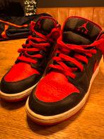 Nike air jorden, Ophalen of Verzenden, Zo goed als nieuw, Schoenen