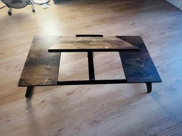 Mooi bedtafelje/Folding table beschikbaar voor biedingen