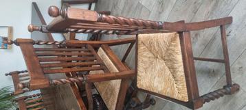 Jaren '80! Vier stoelen van hout met rieten zitting beschikbaar voor biedingen