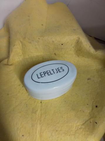 14357) porseleinen  lepeltjes pot beschikbaar voor biedingen