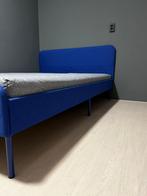 Bed incl. matras van 140x200, Tweepersoons, Zo goed als nieuw, 200 cm, Metaal