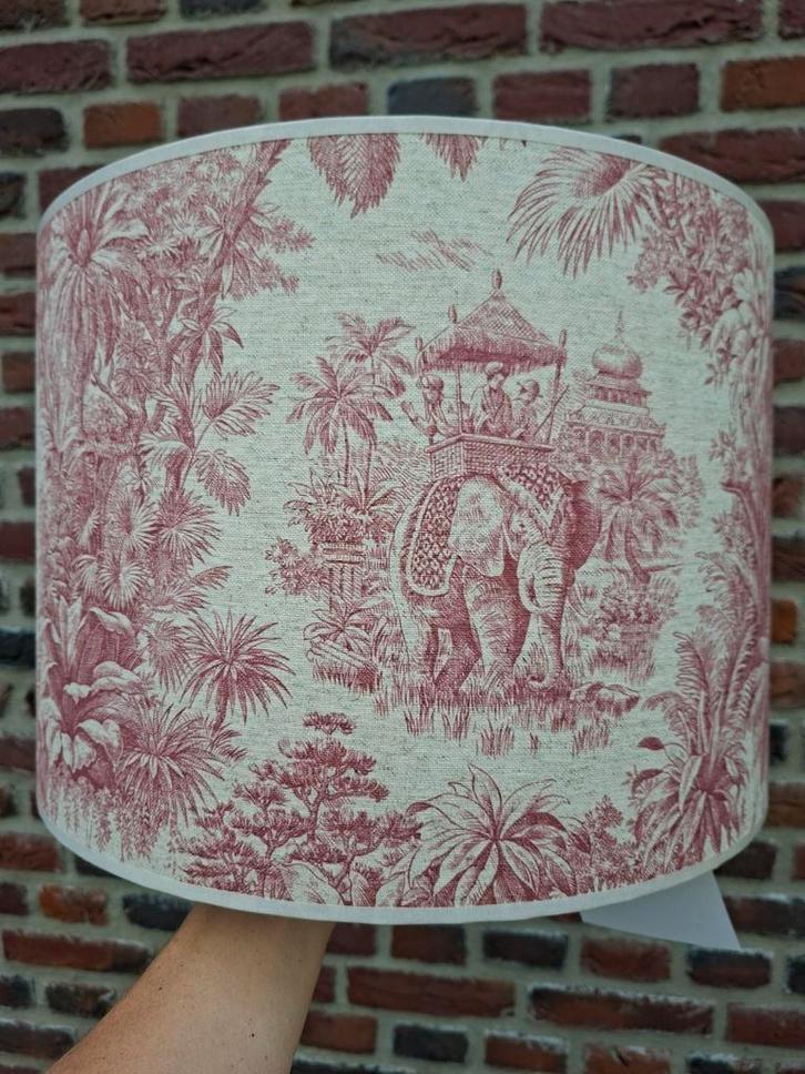 Handgemaakte lampenkap Toile du jouy rood, Huis en Inrichting, Lampen | Lampenkappen, Ophalen of Verzenden