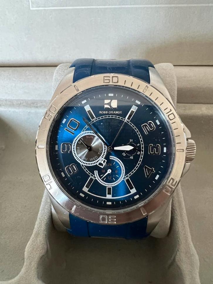 Hugo Boss herenhorloge big style met blauwe silliconenband, Sieraden, Tassen en Uiterlijk, Horloges | Heren, Gebruikt, Polshorloge