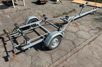 Boottrailer huren voor boten tot 6m - makkelijk in gebruik beschikbaar voor biedingen