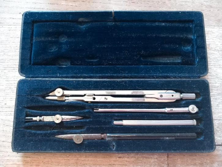 Vintage Tekenset in Doos, Antiek en Kunst, Antiek | Gereedschap en Instrumenten, Ophalen of Verzenden