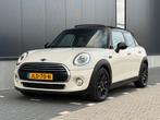 Mini Cooper 5-drs 1.5 136pk Chili PANO LED NAVI LEER VOL PDC, Auto's, USB, 136 pk, Wit, Bedrijf