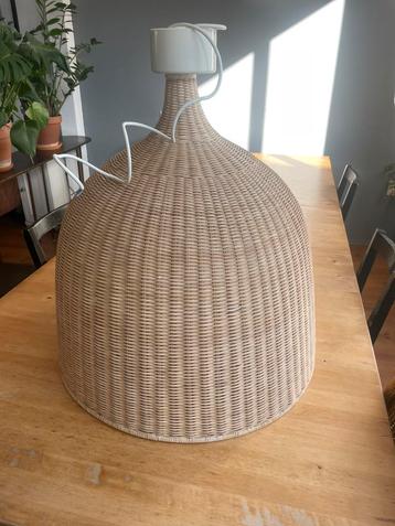 Grote hanglamp beschikbaar voor biedingen