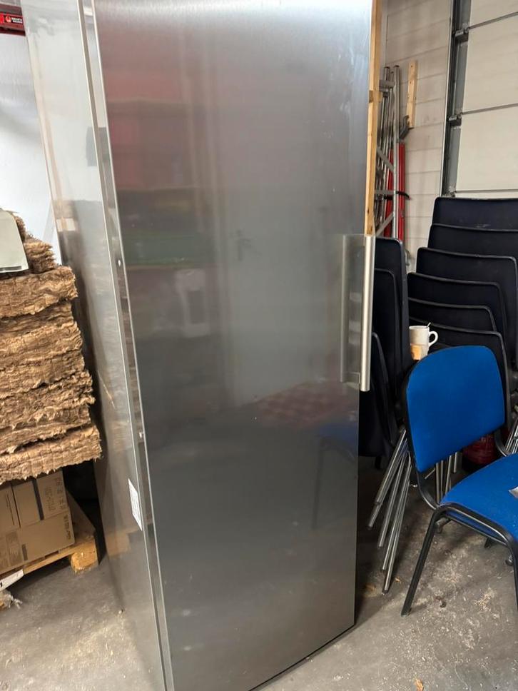Siemens Koelkast, Witgoed en Apparatuur, Koelkasten en IJskasten, Zo goed als nieuw, Zonder vriesvak, 200 liter of meer, 160 cm of meer