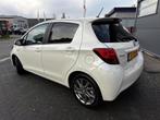 Toyota Yaris 1.5 Hybrid Dynamic Bi-Tone Automaat|Camera|LED|, Gebruikt, Euro 6, 4 cilinders, Met garantie (alle)