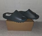 Yeezy slides, Kleding | Heren, Schoenen, Slippers, Overige kleuren, Nieuw, Ophalen of Verzenden