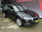 Skoda Octavia Combi 1.0 TSI BUSINESS | PANORAMA | DIGI DASH, Auto's, Gebruikt, Zwart, Origineel Nederlands, 3 cilinders