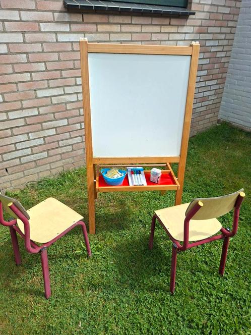 Schoolbord / whiteboard / krijtbord inclusief 2 stoeltjes, Diversen, Schoolborden, Gebruikt, Krijtbord, Ophalen