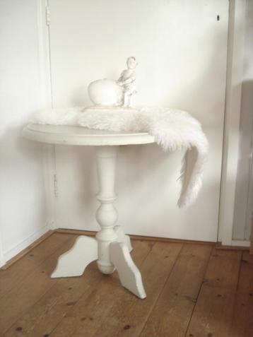 Salon tafel... beschikbaar voor biedingen