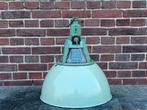 Vintage groene emaille industriële hanglampen jaren 70 CCCP, Huis en Inrichting, Lampen | Hanglampen, Gebruikt, Ophalen of Verzenden