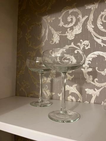 2 cocktail glazen / champagne coupes  beschikbaar voor biedingen