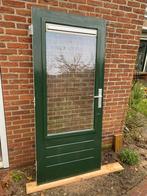 Hardhouten buitendeur met dubbelglas en deurbeslag, Doe-het-zelf en Verbouw, Deuren en Horren, Ophalen of Verzenden, Zo goed als nieuw
